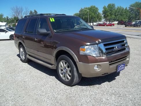 Used 2011 Ford Expedition XLT w/ 201A Rapid Spec Order Code AWD/4WD image 2