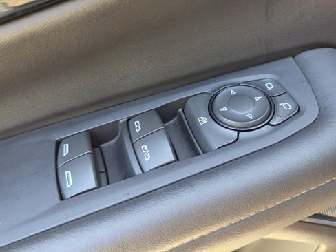 Used 2025 Chevrolet Suburban LT AWD/4WD image 37