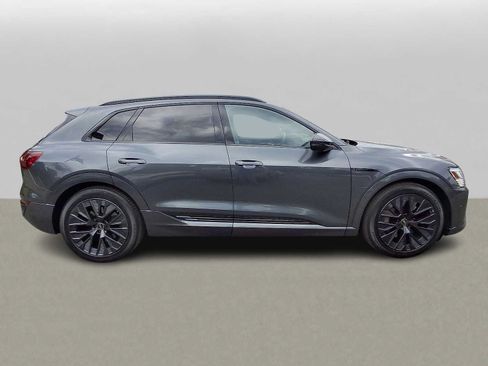 Used 2024 Audi Q8 e-tron Prestige AWD/4WD image 32