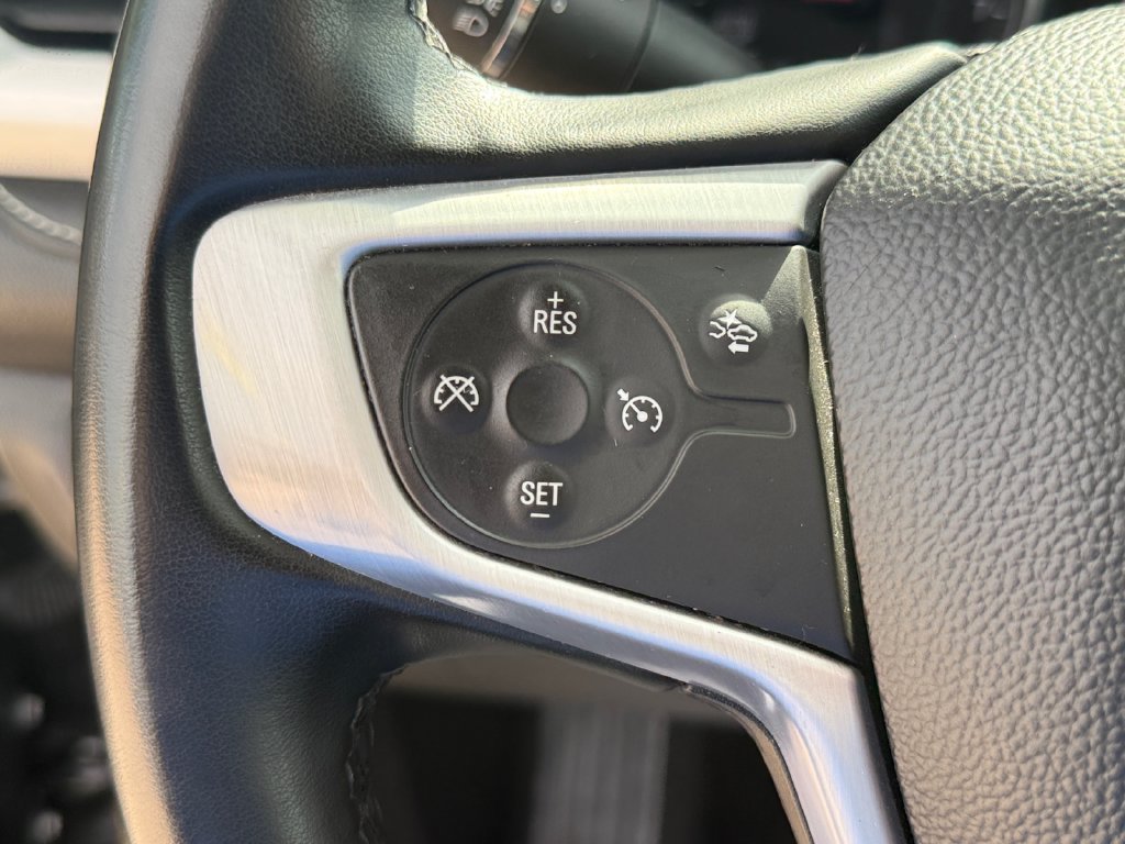 Used 2023 GMC Acadia SLT AWD/4WD image 15