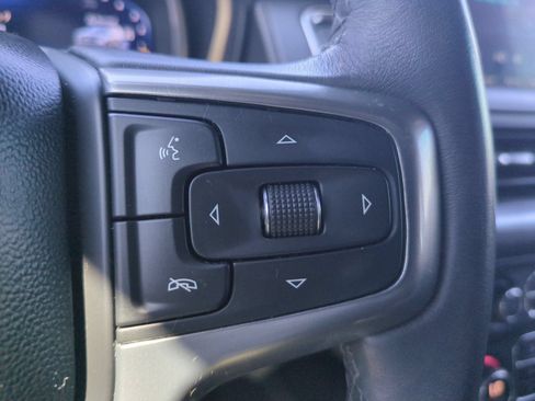Used 2022 Chevrolet Tahoe Z71 w/ Luxury Package AWD/4WD image 15