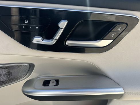 Used 2023 Mercedes-Benz GLC 300 image 16