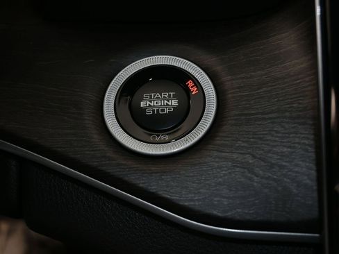 Used 2025 Jeep Grand Cherokee Limited image 15