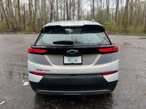 Used 2023 Chevrolet Bolt EUV Premier w/ Redline Edition image 6