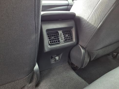 Used 2025 Toyota Camry XLE image 22