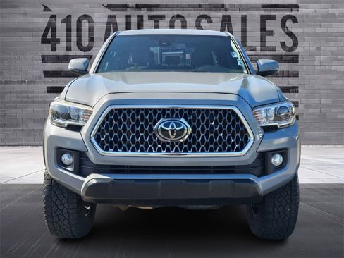 Used 2018 Toyota Tacoma TRD Off-Road w/ Technology Package AWD/4WD image 5