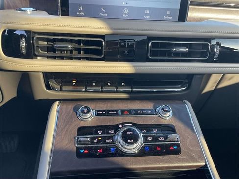 Used 2023 Lincoln Aviator Reserve w/ Equipment Group 201A image 23