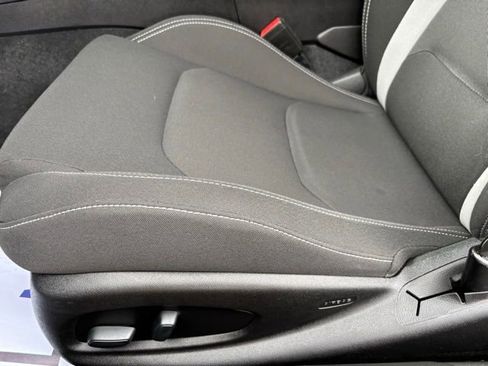 Used 2018 Chevrolet Camaro LT RWD image 15