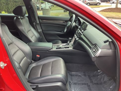 Used 2018 Honda Accord Sport image 34