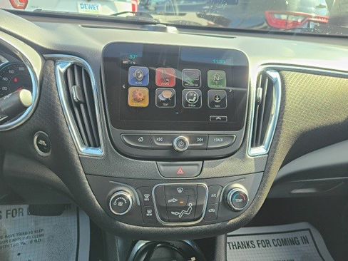 Used 2018 Chevrolet Malibu LT image 21