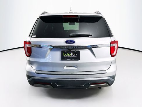 Used 2019 Ford Explorer XLT w/ Equipment Group 202A image 7