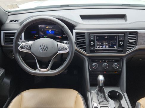 Used 2022 Volkswagen Atlas Cross Sport SE FWD image 21