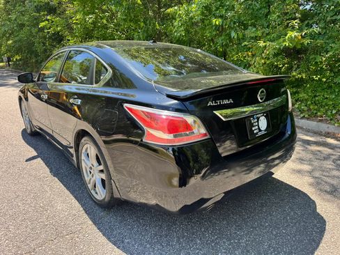 Used 2015 Nissan Altima 3.5 SL FWD image 5