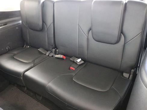 Used 2024 Nissan Armada SL image 25