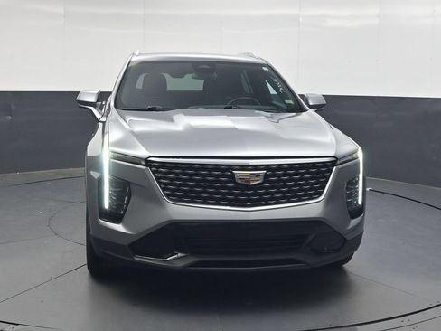 Used 2025 Cadillac XT4 Premium Luxury FWD image 9