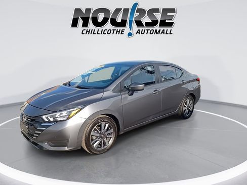 Used 2025 Nissan Versa SV image 4