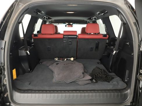 Used 2021 Lexus GX 460 Premium w/ Premium Package image 29