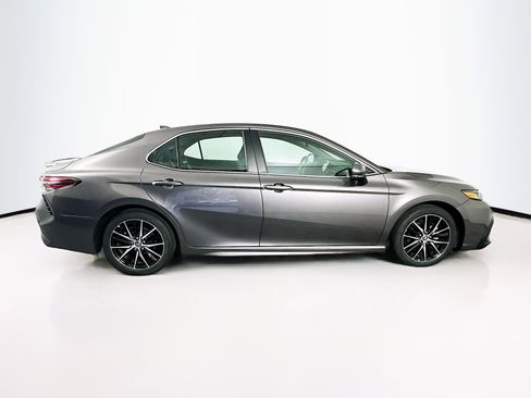 Used 2023 Toyota Camry SE image 10