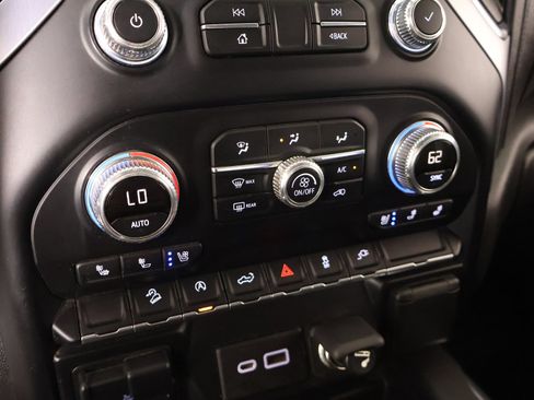 Used 2019 GMC Sierra 1500 SLT w/ SLT Premium Package AWD/4WD image 7