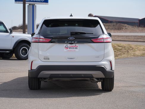 Used 2024 Ford Edge SEL w/ Convenience Package image 4