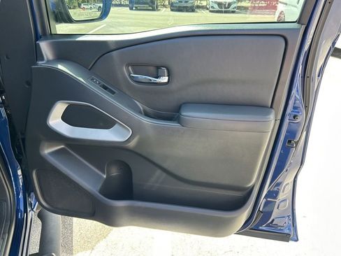 Certified 2022 Nissan Frontier SV image 42