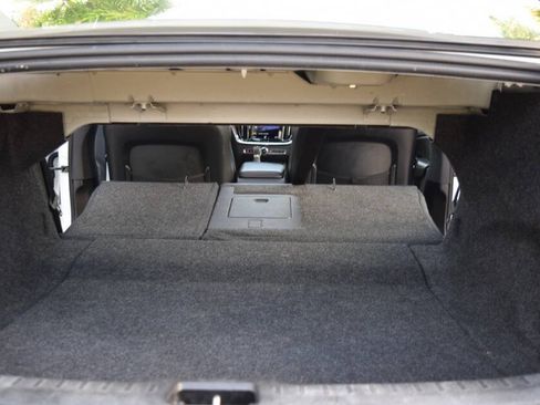 Used 2021 Volvo S60 T5 Momentum FWD image 81