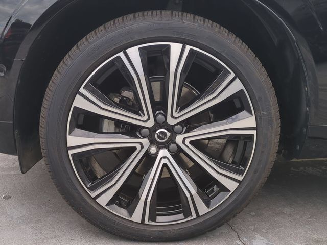 Certified 2023 Volvo XC60 B5 Ultimate w/ Protection Package Premier FWD image 10