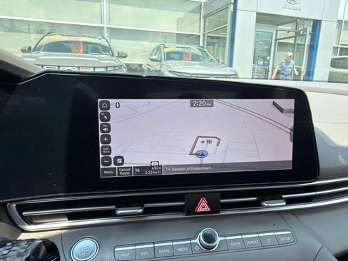 Used 2024 Hyundai Elantra SEL FWD image 23