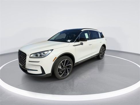 New 2026 Lincoln Corsair Reserve image 4