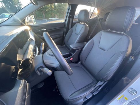 Used 2025 Buick Encore GX Preferred image 36