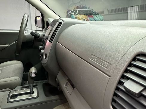 Used 2018 Nissan Frontier SV image 37