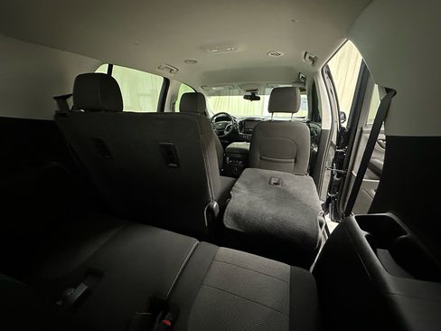 Used 2019 Chevrolet Traverse LS image 21