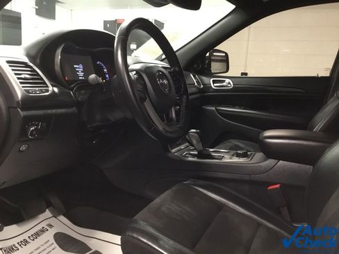 Used 2020 Jeep Grand Cherokee Laredo w/ Quick Order Package 2BN North image 24