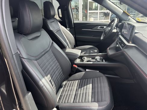 Used 2025 Ford Explorer ST-Line AWD/4WD image 26