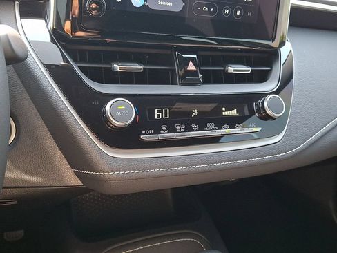 Used 2025 Toyota Corolla SE FWD image 15