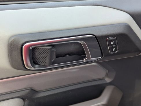 Used 2023 Ford Bronco Badlands w/ Sasquatch Package image 25