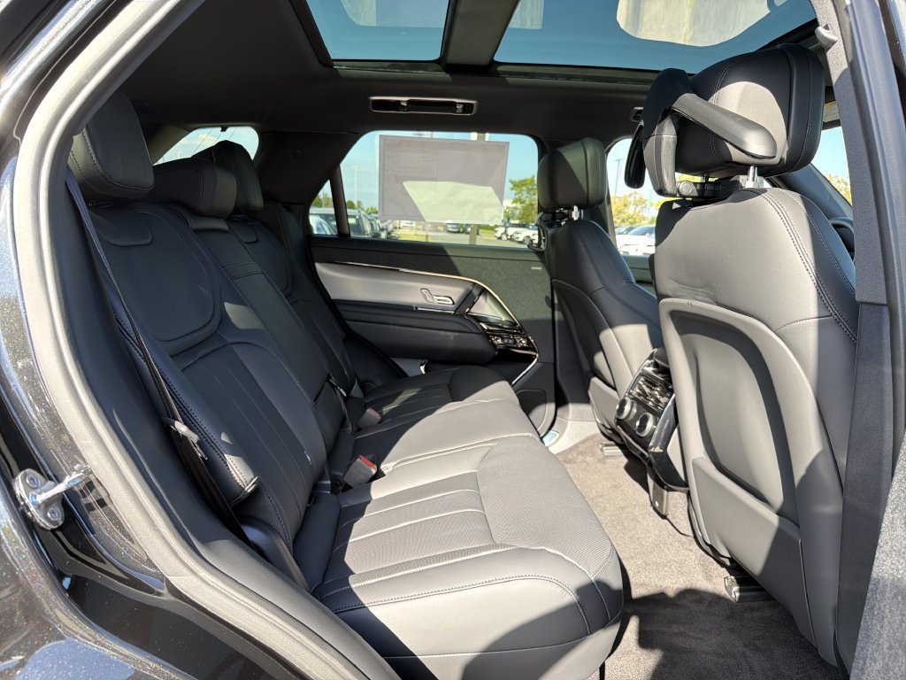 New 2027 Land Rover Range Rover Sport Dynamic SE AWD/4WD image 14