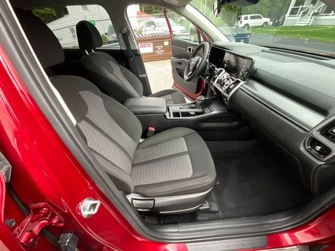 Used 2023 Kia Sorento LX image 33