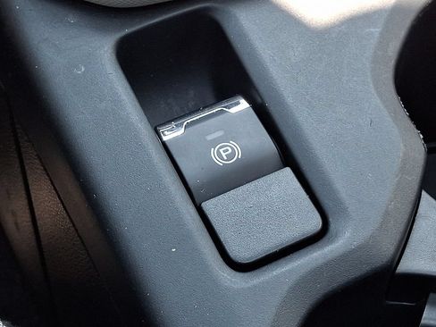 Certified 2025 Subaru Forester Premium AWD/4WD image 25