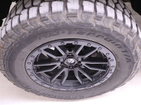 Used 2024 Chevrolet Silverado 1500 ZR2 w/ Technology Package image 11