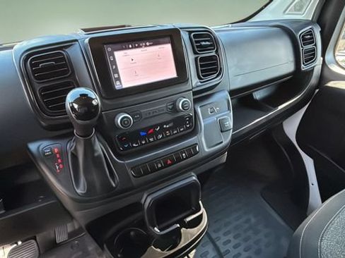 Used 2025 RAM ProMaster 2500 w/ Convenience Group FWD image 23