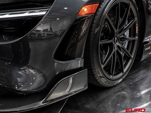 Used 2021 McLaren 765LT RWD image 17