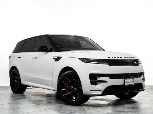 Used 2025 Land Rover Range Rover Sport Dynamic SE AWD/4WD image 1