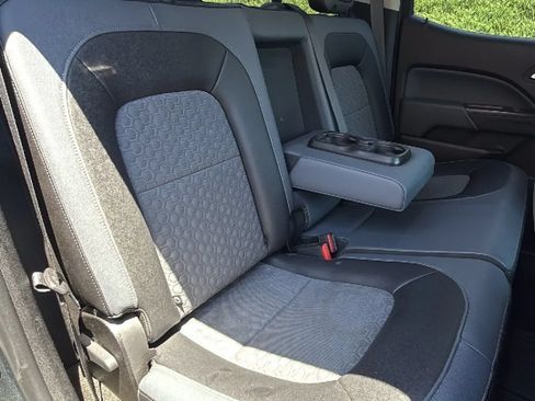Used 2017 Chevrolet Colorado Z71 AWD/4WD image 30