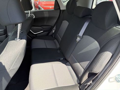 Used 2025 Kia Soul LX w/ LX Technology Package FWD image 27