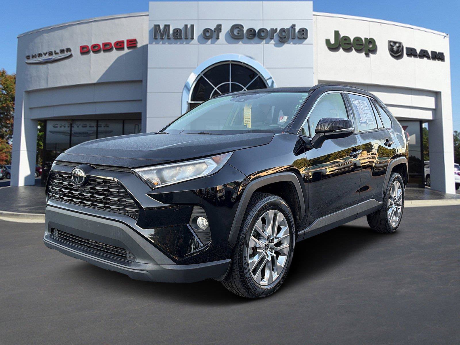 Used 2021 Toyota RAV4 XLE Premium FWD image 1