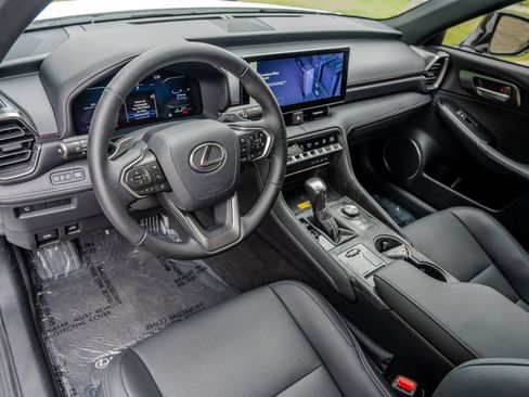 Used 2026 Lexus IS 350 F Sport w/ Accessory Package Z1 RWD image 4