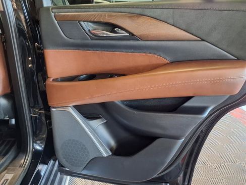 Used 2019 Cadillac Escalade Luxury w/ Escalade Sport Edition image 13