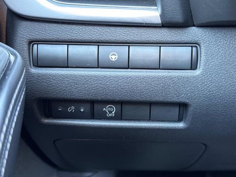 Used 2023 Nissan Rogue SV image 18