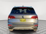 Used 2022 Volkswagen Taos SE image 4
